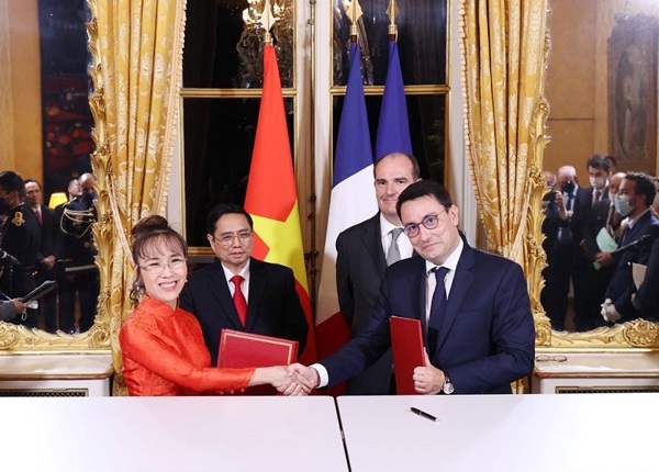 Vietjet (Việt Nam, bên trái) và Safran (Cộng hòa Pháp) ký kết thoả thuận hợp tác chiến lược toàn diện