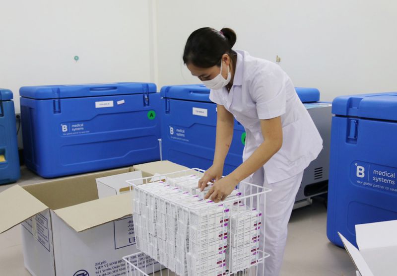 Lào Cai nhận 6.000 liều vắc xin Pfize phục vụ tiêm phòng Covid-19 cho trẻ em từ 12 -17 tuổi (Ảnh minh hoạ)