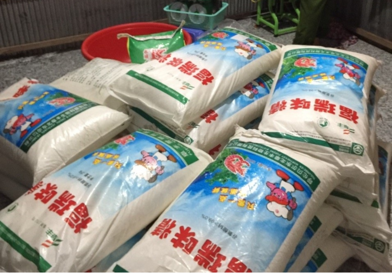 An Giang: Phát hiện xe ô tô vận chuyển 500 bao bột ngọt không hóa đơn chứng từ