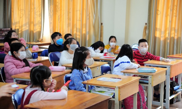 Hà Nội: Học sinh các cấp tiếp tục học trực tuyến