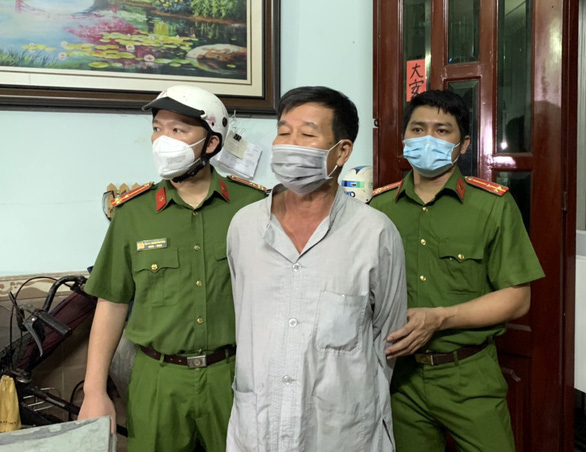 Ông Nguyễn Văn Tuấn bị bắt khẩn cấp vào đêm qua (6/11), sau khi có hành vi hành hung, xúc phạm nữ thư ký TAND TP Vũng Tàu.