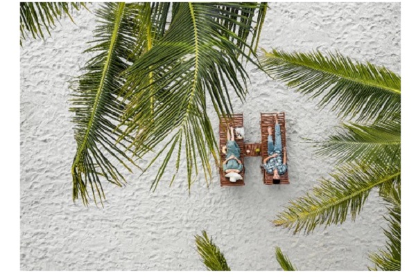 Lần đầu ti&ecirc;n, giữa ồn &agrave;o phố thị, mọi người c&oacute; thể tr&uacute;t bỏ được g&aacute;nh nặng với những l&agrave;n gi&oacute; biển m&aacute;t rượi, bởi tiếng s&oacute;ng vỗ bờ hay những bước ch&acirc;n trần tr&ecirc;n c&aacute;t.