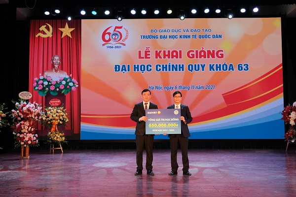 Bảo Việt đã trao hơn 6 tỷ đồng học bổng cho sinh viên Đại học Kinh tế Quốc dân