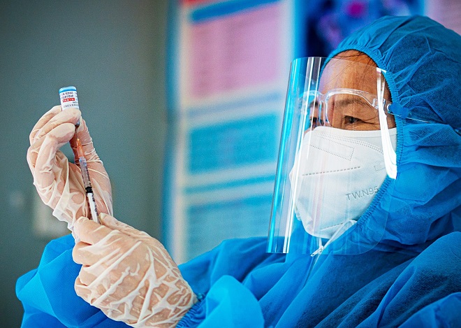 Sáng 8/11: Còn gần 3.300 bệnh nhân Covid-19 nặng đang điều trị