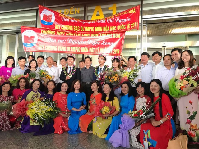 Trong 6 năm dẫn dắt trường THPT Chuyên Lam Sơn, thầy Chu Anh Tuấn đã gặt hái một mùa bội thu với 6 huy chương tại các kỳ Olympic quốc tế và châu Á