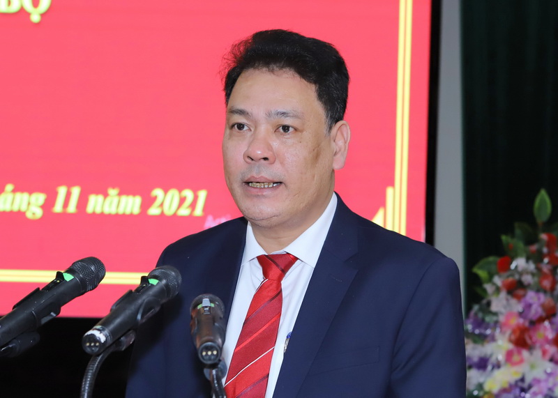 Ông Vũ Văn Đạt, Bí thư Huyện ủy Quan Sơn được điều động về làm Bí thư Huyện ủy Thạch Thành
