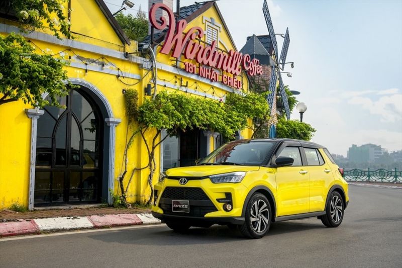 Cùng một tầm giá, người tiêu dùng mua Toyota Raize hay Suzuki XL7?