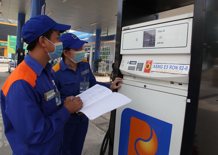 Siết chặt công tác quản lý thu thuế trong lĩnh vực kinh doanh xăng, dầu tại Vĩnh Phúc