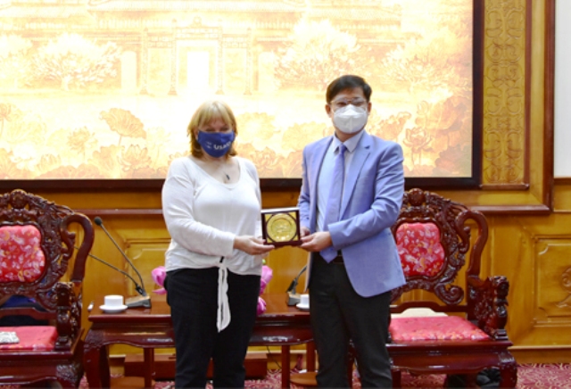 PCT UBND tỉnh Thừa Thiên Huế tiếp bà Ann Marie Yastishock- Giám đốc USAID tại Việt Nam