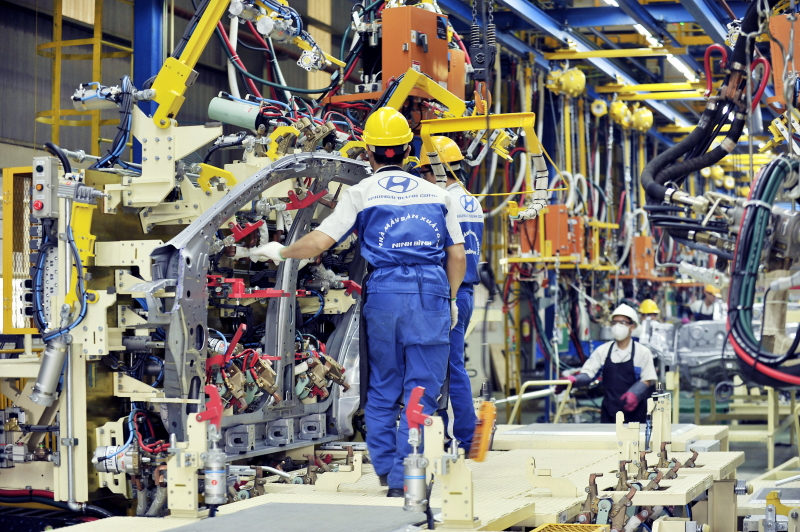 Miễn thuế linh kiện ô tô nhập khẩu đến hết 31/12/2027