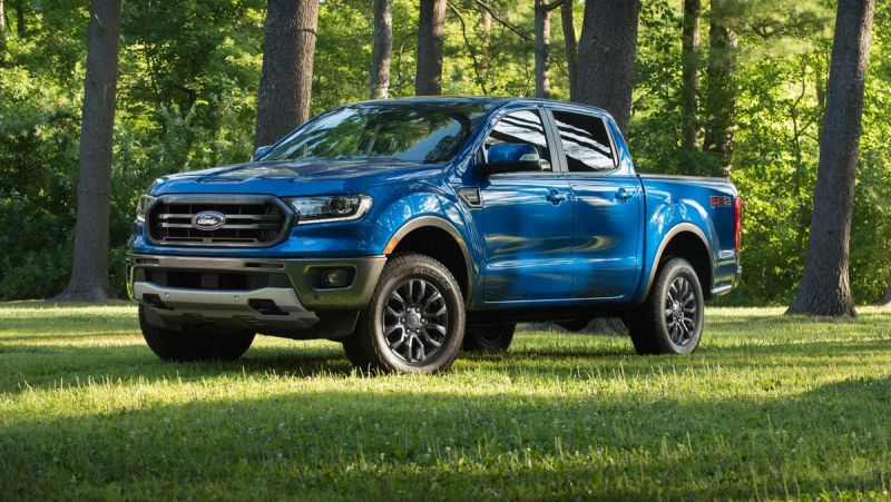 Ford Ranger bỏ xa các đối thủ trong Top danh số xe bán tải của tháng 10
