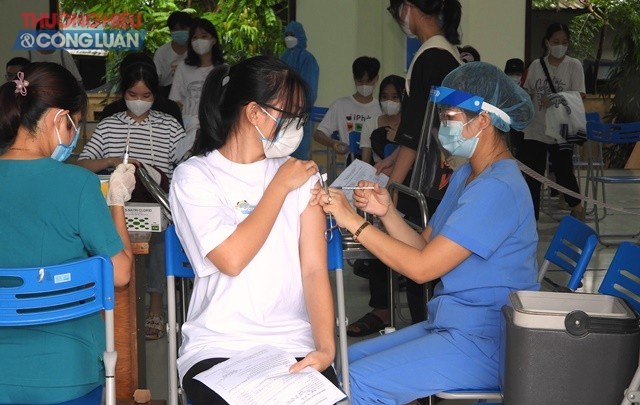 Đà Nẵng tiêm vaccine cho học sinh lớp 8, 9 trong 3 ngày