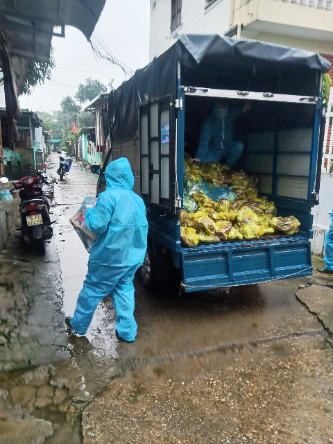 Thầm lặng, nghĩa tình- người chiến sĩ công an trong đại dịch