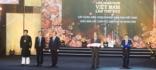 Bàn giao LHP Việt Nam lần thứ XXIII cho tỉnh Lâm Đồng Bàn giao LHP Việt Nam lần thứ XXIII cho tỉnh Lâm Đồng