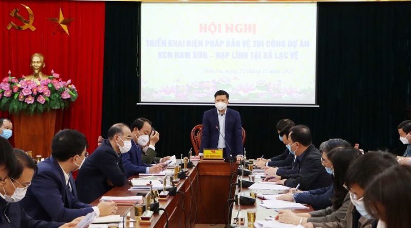 Phó Chủ tịch UBND tỉnh Đào Quang Khải phát biểu tại hội nghị.