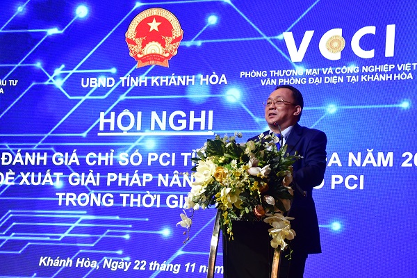 Ông Lê Hữu Hoàng, P. Chủ tịch thường trực UBND tỉnh tổng kết hội nghị