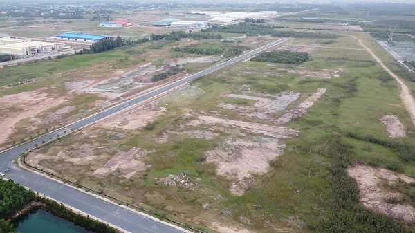 Long An: Chủ đầu tư dự án Dragon Pearl cùng đơn vị phân phối rao bán 'bãi đất trống'