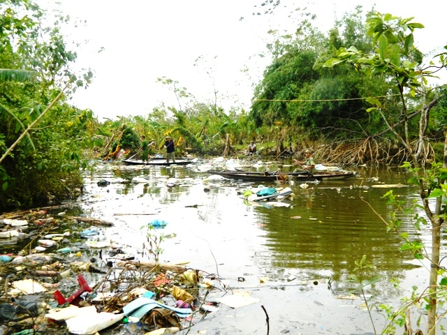 Huế: Vấn nạn rác thải trên 'Đảo ẩm thực'