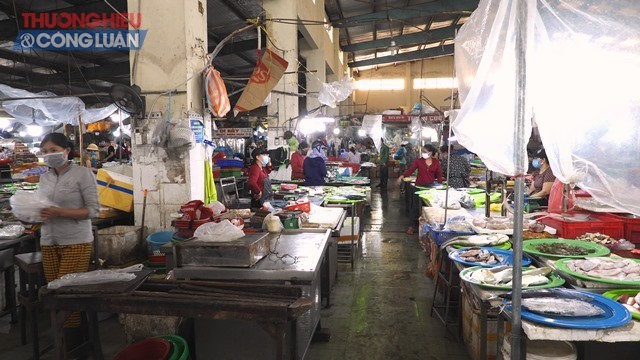 Tiểu thương chợ Hòa Khánh
