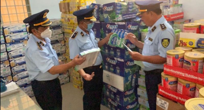 Long An: Phát hiện gần 1.000 hộp sữa nghi giả mạo nhãn hiệu nổi tiếng