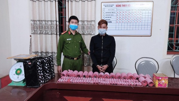Công an Hải Dương bắt giữ đối tượng vận chuyển 10kg pháo nổ đi tiêu thụ
