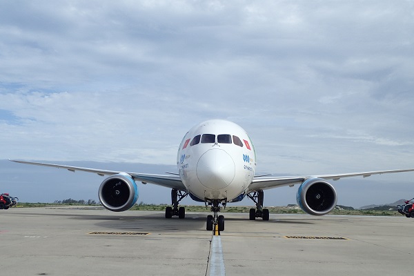 Máy bay của Hãng hàng không Bamboo Airways chở đoàn khách hạ cánh an toàn