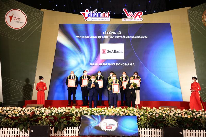 Đây là năm thứ 4 liên tiếp SeABank được vinh danh trong bảng xếp hạng Top 500 doanh nghiệp lợi nhuận tốt nhất Việt Nam - Profit500.