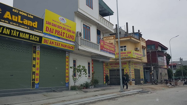 Tháo dỡ nhiều văn phòng bất động sản hoạt động trái phép ở Hải Dương