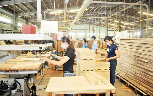 Xuất khẩu gỗ sang Trung Quốc tăng đột biến