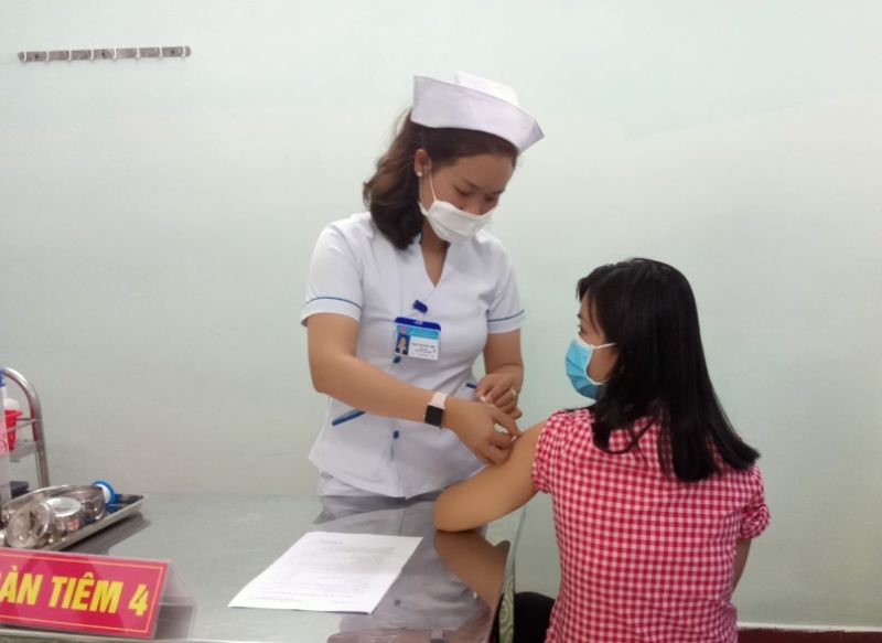 Kon Tum đã có 91,35% người đủ 18 tuổi trở lên được tiêm vaccine phòng Covid-19