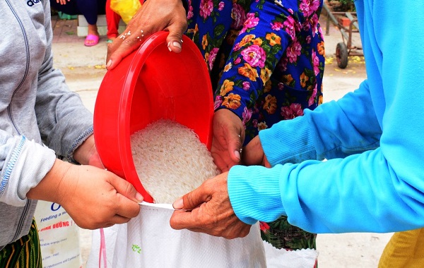 Tỉnh Cà Mau đề xuất Trung ương hỗ trợ gạo cho người dân gặp khó khăn