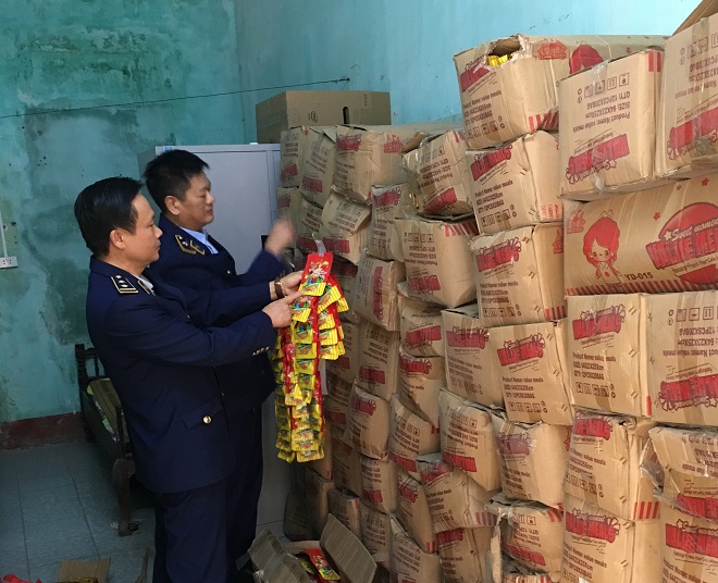 Cục Quản lý thị trường Lào Cai tạm giữ trên 55.000 gói kẹo không rõ nguồn gốc xuất xứ