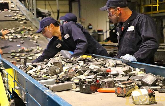 Trung Quốc đẩy mạnh phát triển hệ thống tái chế pin công suất lớn