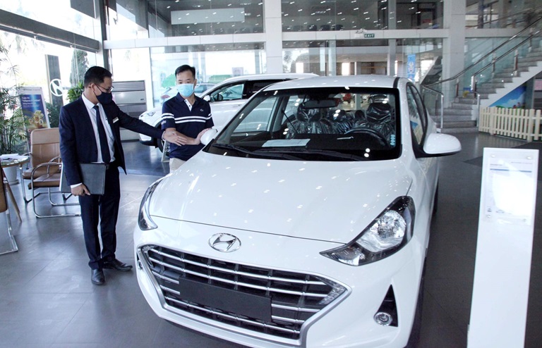 Giảm 50% lệ phí trước bạ, kích cầu thị trường ô tô trong đại dịch Covid-19