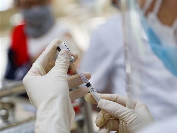 Đẩy nhanh tiến độ tiêm vaccine phòng Covid-19 cho người từ 18 tuổi trở lên
