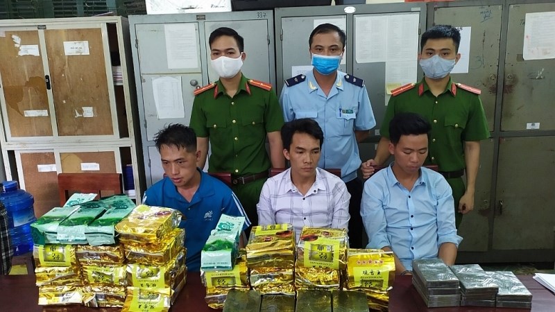 Cục Hải quan Nghệ An phối hợp với Công an huyện Kỳ Sơn, Nghệ An phá thành công chuyên án mua bán trái phép chất ma túy xuyên quốc gia