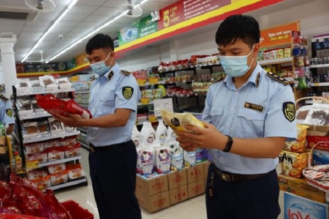 Lực lượng Quản lý thị trường Lạng Sơn tăng cường kiểm tra hàng hóa