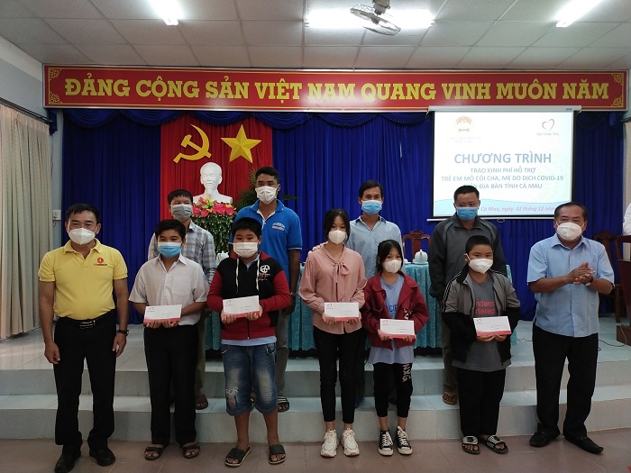 Cà Mau trao sinh hoạt phí từ Quỹ Thiện Tâm cho trẻ mồ côi