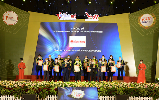 Vượt qua ảnh hưởng của dịch Covid-19, Rạng Đông được vinh doanh Top 50 doanh nghiệp lợi nhuận xuất sắc nhất Việt Nam 2021