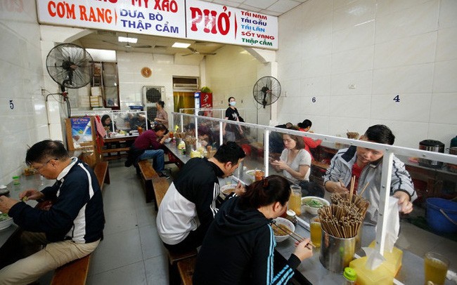 Hà Nội cho phép hạn chế, dừng một số dịch vụ không thiết yếu theo từng cấp độ dịch