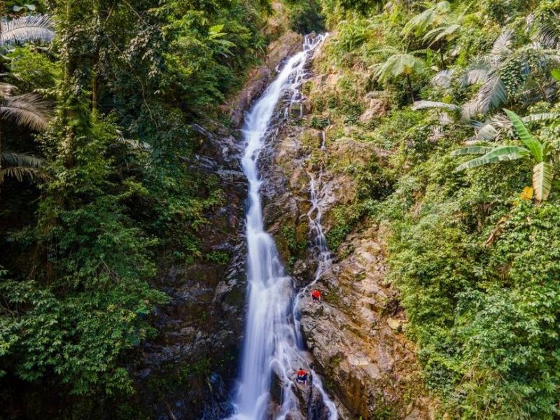 Hệ thống thác nước hùng vĩ tại khu dự trữ thiên nhiên Động Châu - khe Nước Trong. (Ảnh: Netin)