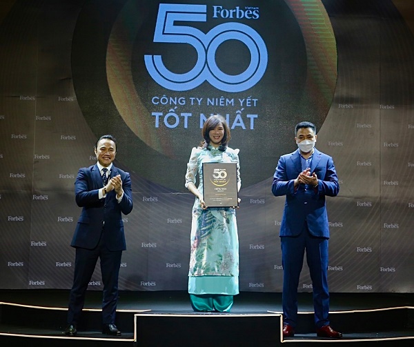 Bảo Việt nhận giải 50 công ty niêm yết tốt nhất Việt Nam do Forbes bình chọn