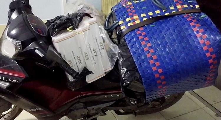 Cơ quan chức năng An Giang thu giữ gần 2.000 bao thuốc lá lậu