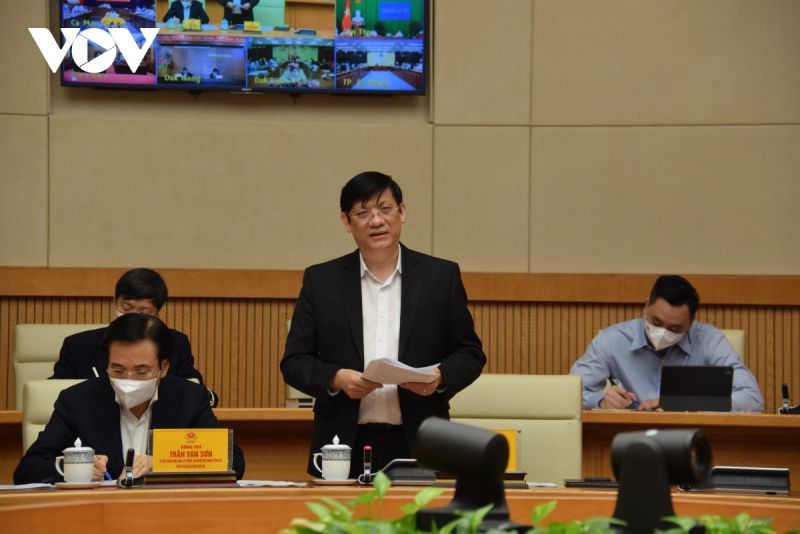 Bộ trưởng Y tế Nguyễn Thanh Long báo cáo tại cuộc họp