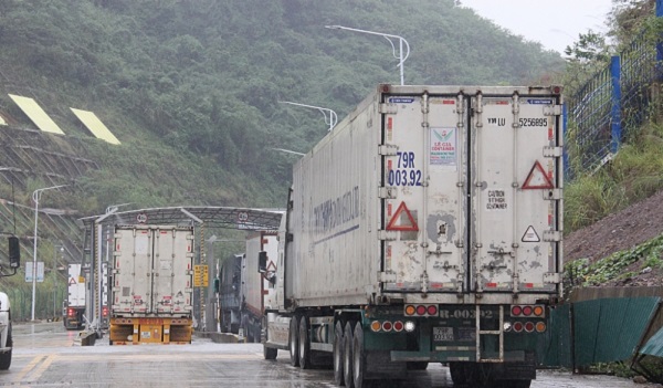 Lạng Sơn: Hơn 4.000 xe nông sản ùn ứ tại các cửa khẩu