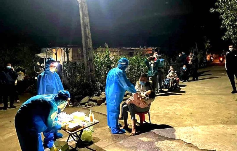 Nóng: Bản miền núi Con Cuông 23 ca mắc Covid-19 không rõ nguồn lây, không triệu chứng