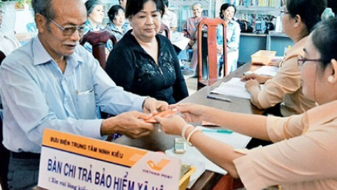 Từ ngày 01/01/2022, tiền lương hưu, trợ cấp bảo hiểm xã hội và trợ cấp hàng tháng tăng thêm 7,4%