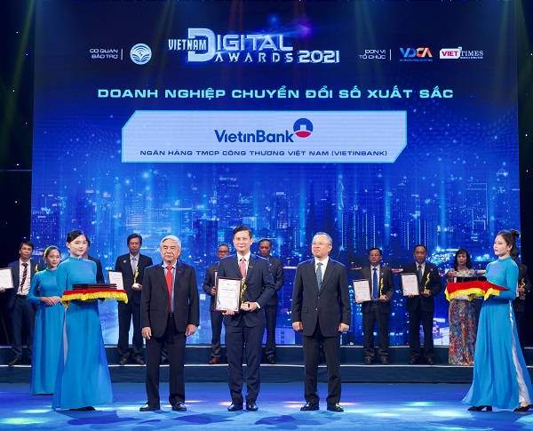 VietinBank đoạt giải thưởng Doanh nghiệp chuyển đổi số xuất sắc Việt Nam năm 2021