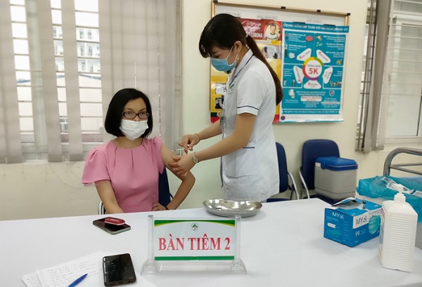 Lào Cai triển khai chiến dịch tiêm bổ sung, nhắc lại vaccine phòng Covid-19 từ 15/12