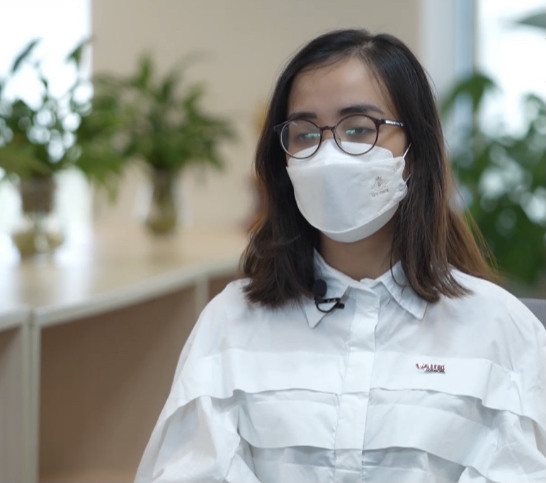 Chị L&ecirc; Thị Li&ecirc;n - Hỗ trợ Đường d&acirc;y n&oacute;ng